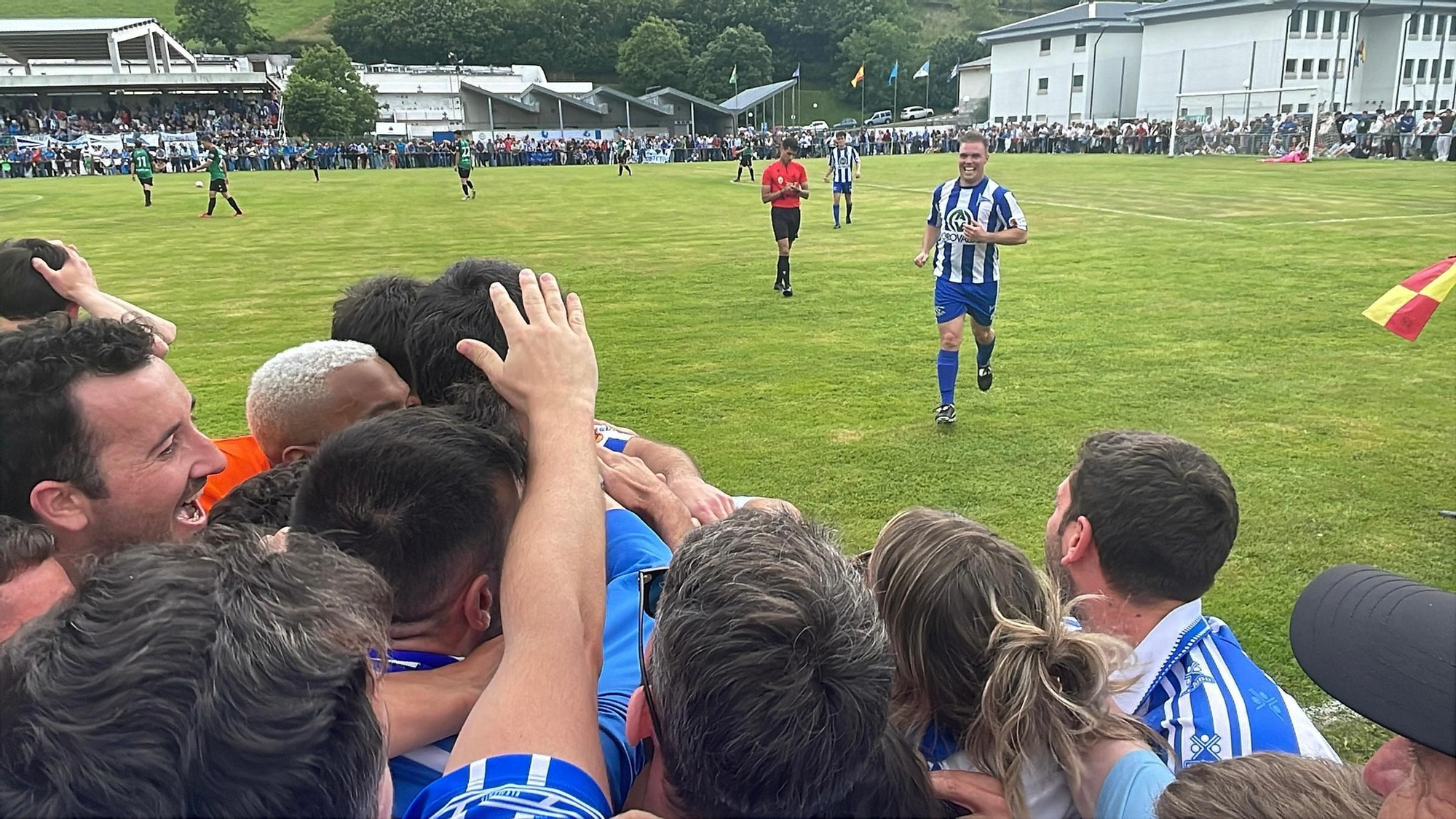 En imágenes: Así fue el duelo entre el Treviense y el Cornellana por un puesto en segunda