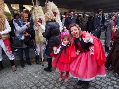 DESFILE DE CARNAVAL EN POLA DE SIERO