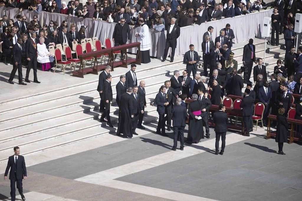 El funeral del papa Francisco en la Plaza de San Pedro del Vaticano, en imágenes