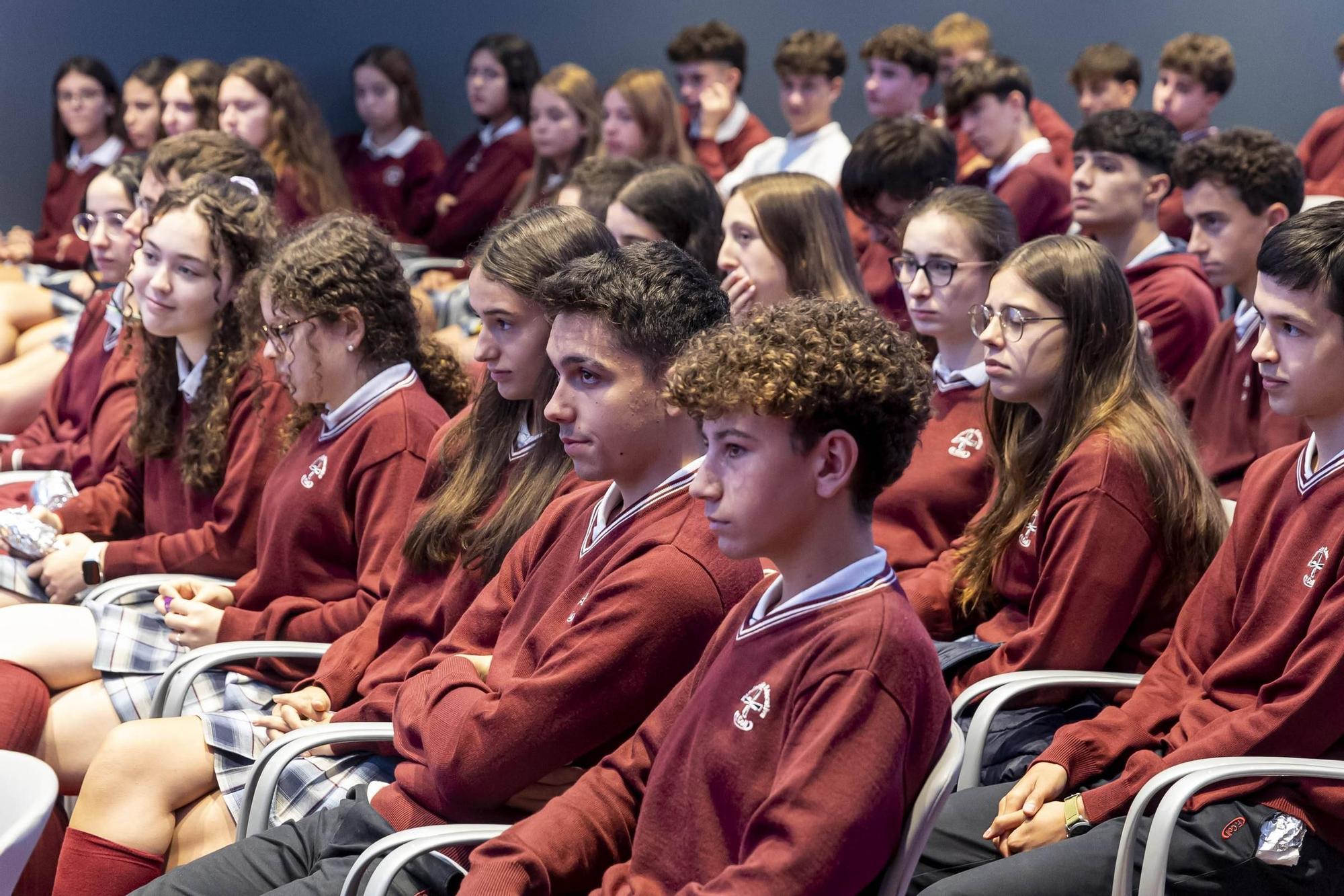 EN IMÁGENES | Juan Díaz y Sergio Serrano de ASINCAR, terceros ponentes en la II Semana de la Innovación de LA NUEVA ESPAÑA: “Acercamos la ciencia a la sociedad”