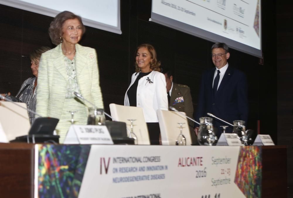 La reina Sofía preside el IV Congreso Internacional de Enfermedades Neurodegeneratiavas en Alicante