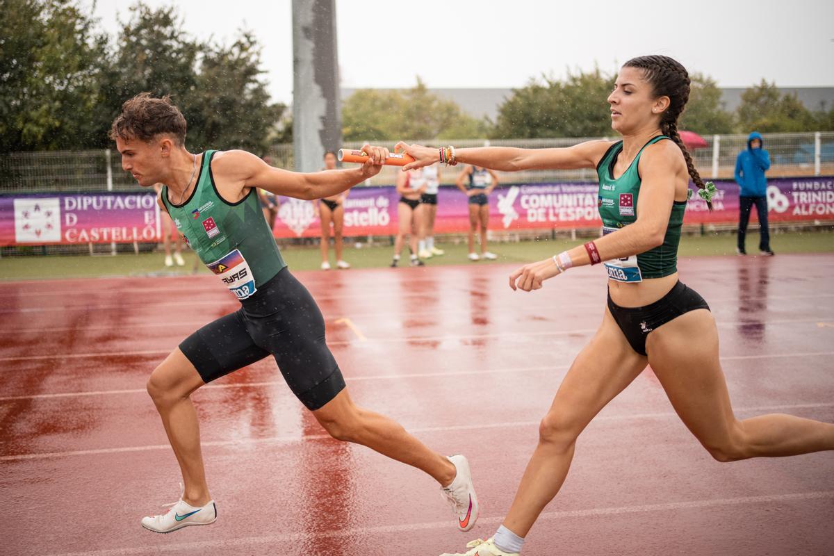 Los de verde se impusieron en &quot;La Caza&quot; de manera solvente tras una buena actuación global del relevo mixto compuesto por Mireya Arnedillo, Dani Jarabo, Ariadna Montalbán y Adrián Gómez con un tiempo de 4:53.02.