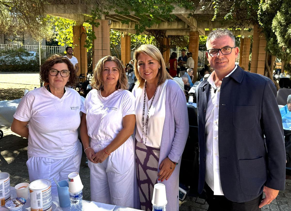 Visita de Camarero a la residencia de Silla.