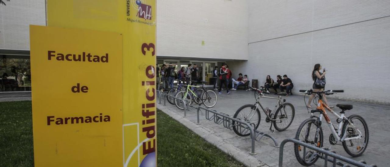 Facultad de Farmacia de la UMH, en el campus de Sant Joan d&#039;Alacant.