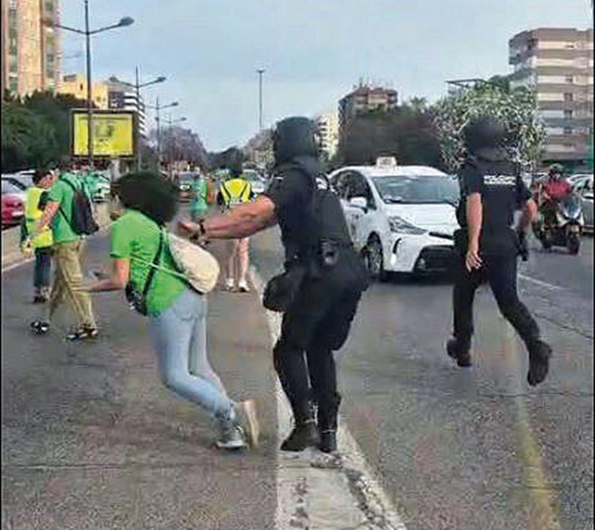 Los sindicatos denuncian cargas policiales en los manifestantes