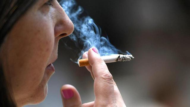 El 16,4% de las mujeres y el 23,3% de los hombres fuman a diario.