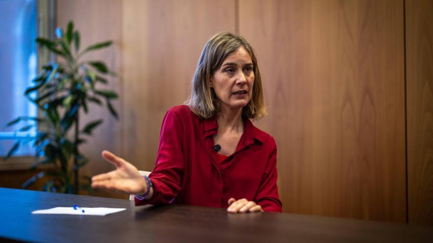 Jéssica Albiach: "Me cuesta entender que el PSC haga caer unos presupuestos en Catalunya por culpa del mayor casino en Europa" [Pub. programada]