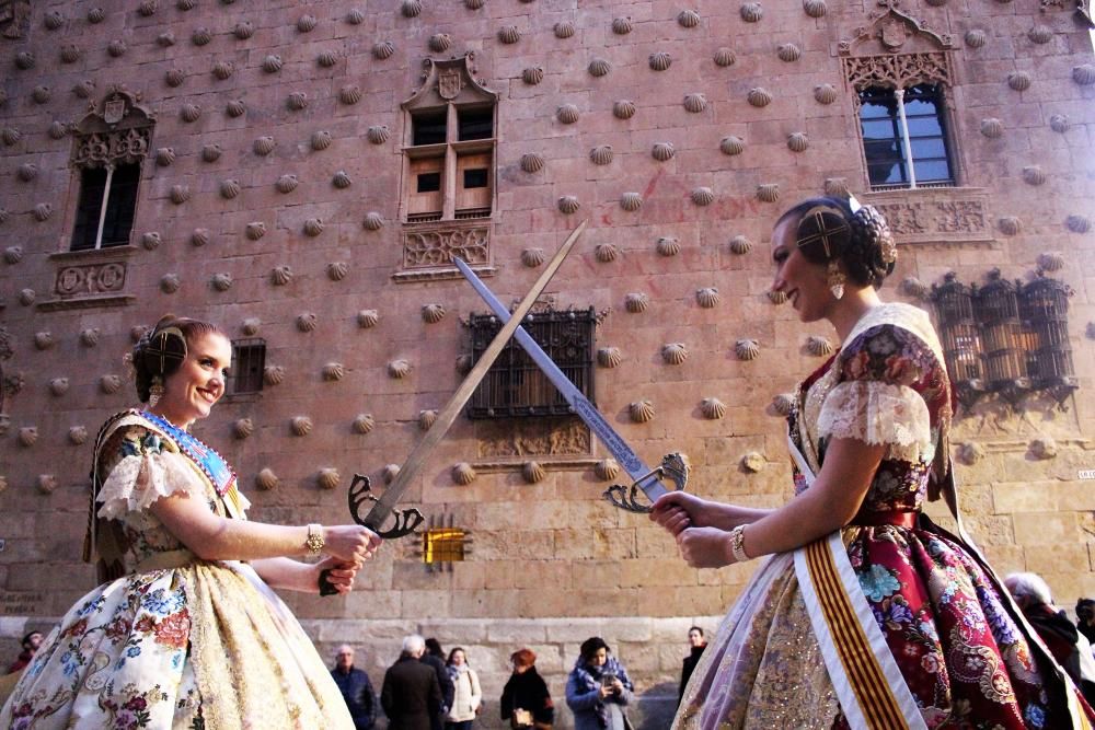 El viaje de la fallera mayor y la corte a Salamanca para el Extra de Fallas de Levante-EMV