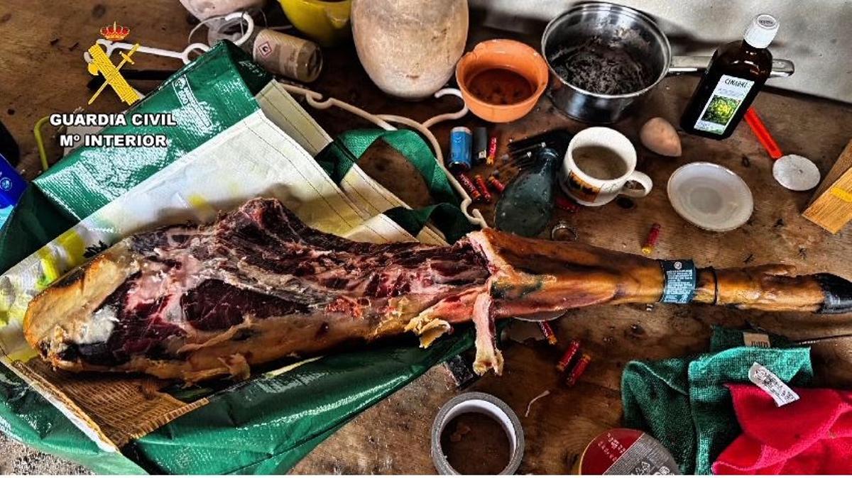 El jamón ibérico robado en el supermercado de Sineu fue recuperado ya mediado.