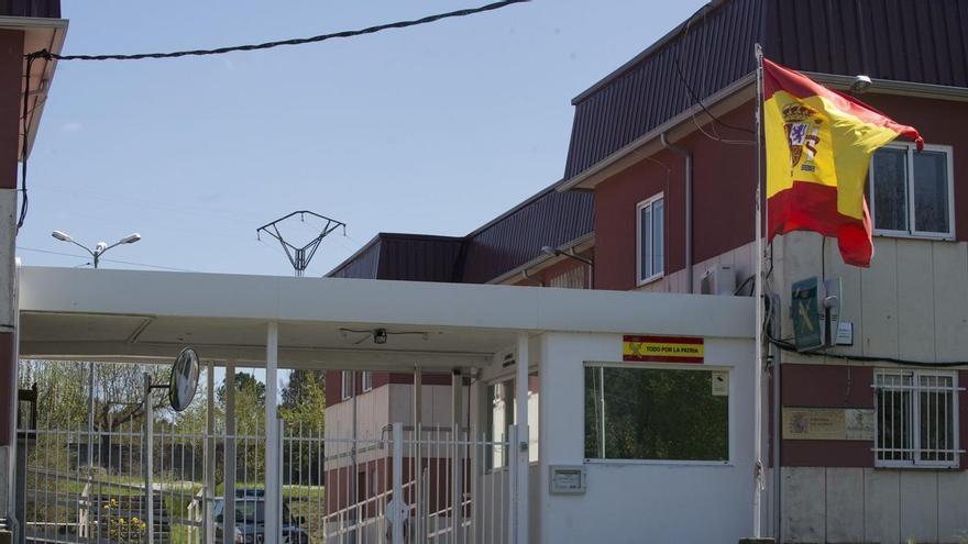 Detenido tras caer su pareja desde un tercer piso en O Carballiño: ella lo culpó pero él niega que la tirase
