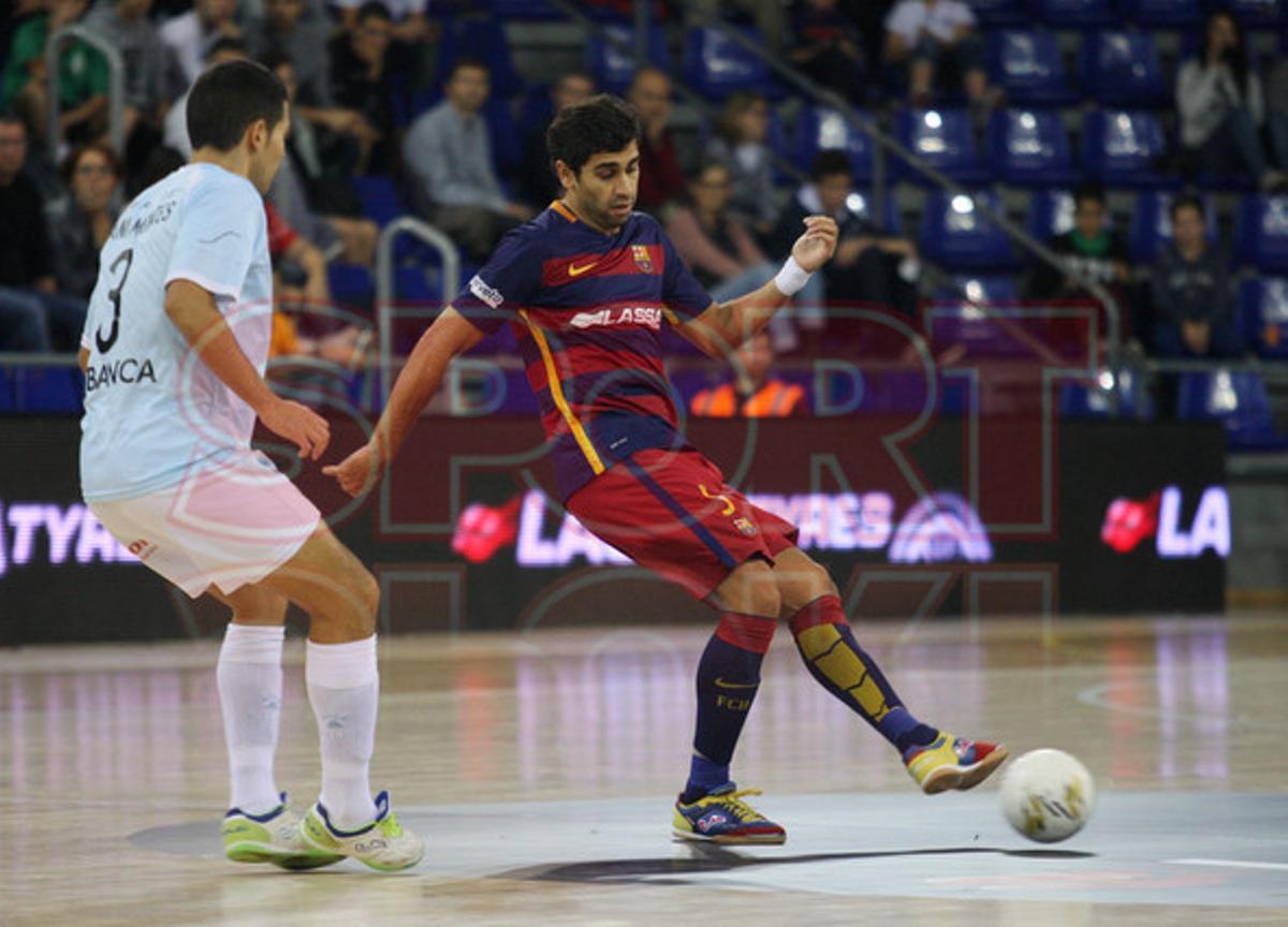 FC Barcelona, 4 - Santiago Futsal, 2 FC Barcelona, 4 - Santiago Futsal, 2