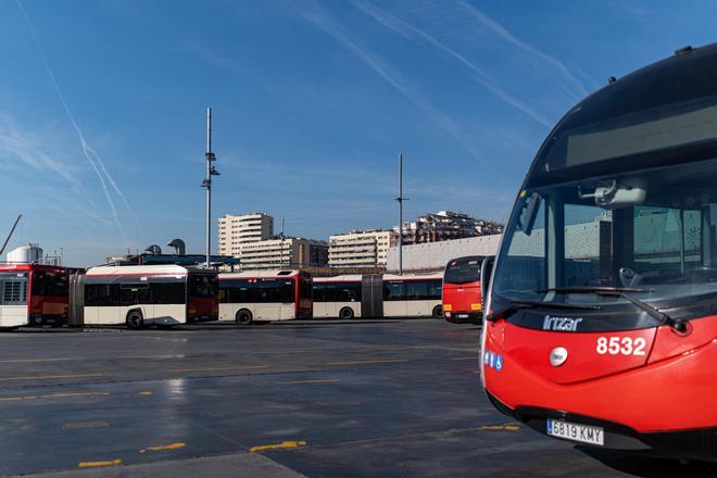 TMB y COCARMI firman un acuerdo para mejorar la accesibilidad de las personas con discapacidad en el transporte público