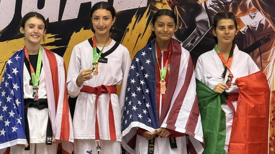 Ainhoa García, con su medalla de oro en el podio de Portugal