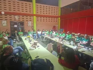 Maestros y familias unen esfuerzos ante la huelga y exigen mejoras en los centros públicos de la Ribera