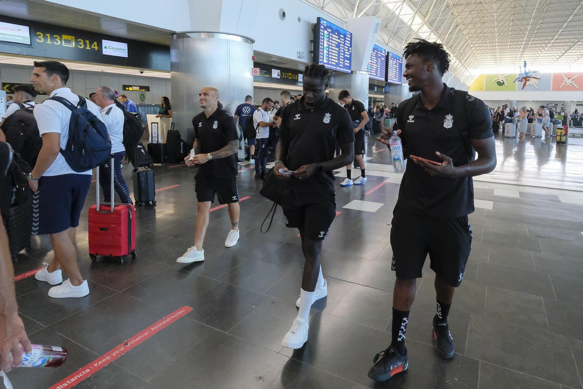 Jugadores y cuerpo técnico de la UD Las Palmas viaja a Girona