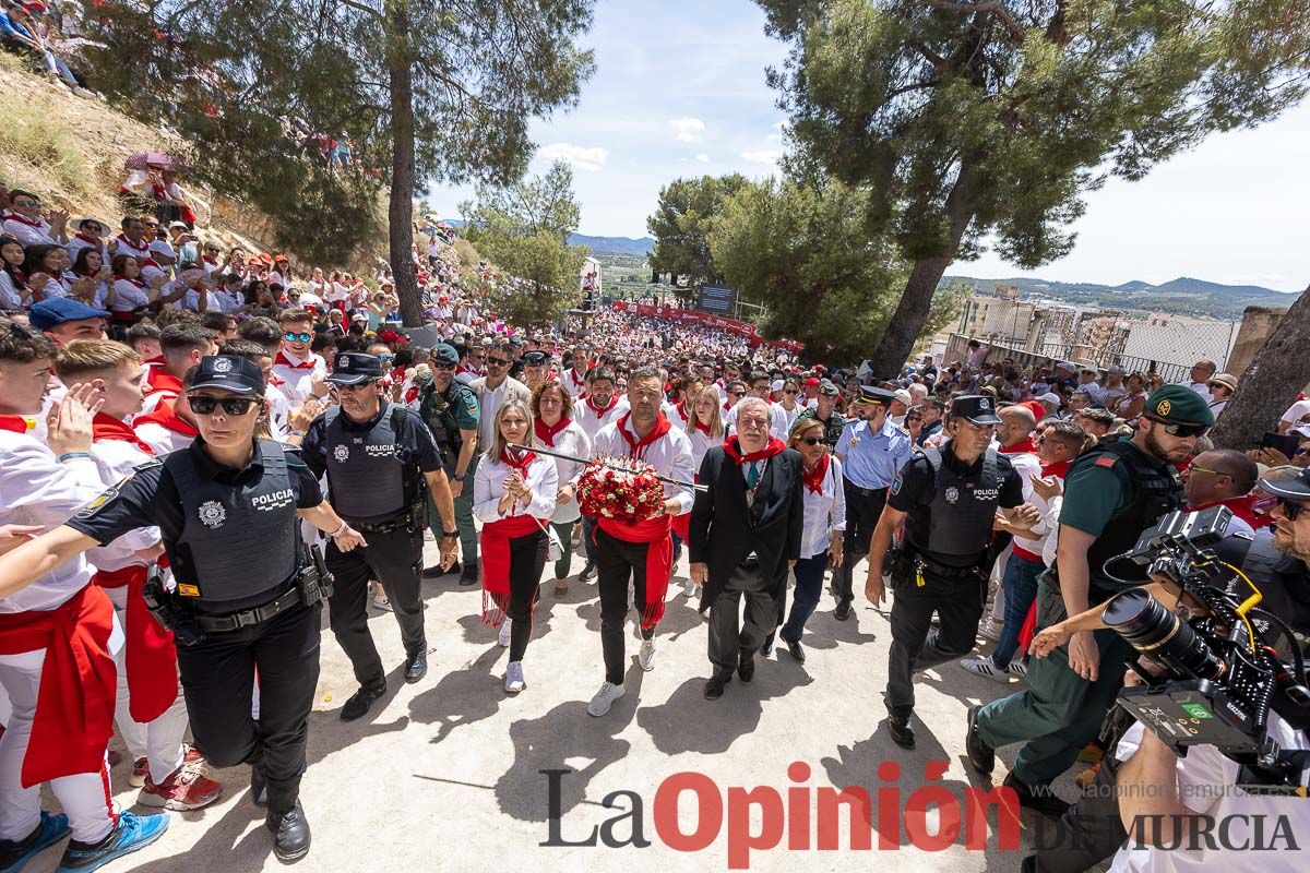 Bandeja de flores y ritual de la bendición del vino en las Fiestas de Caravaca