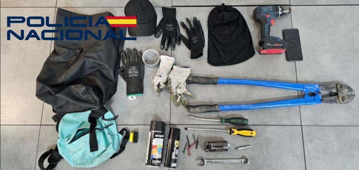 Objetos intervenidos por la Policía Nacional al detenido.