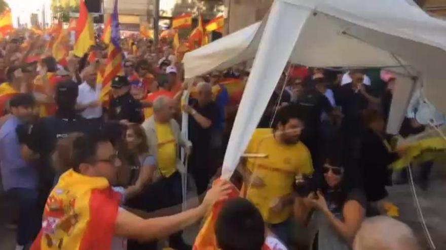 Una mujer agredida en un acto por la unidad de España