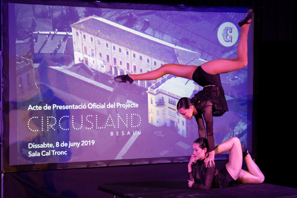 Presenten Circusland als veïns de Besalú