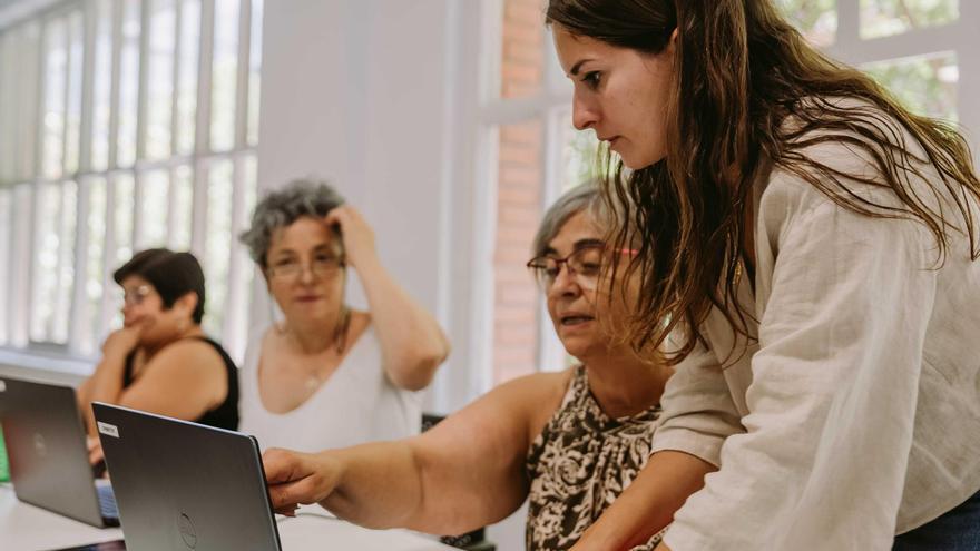 Cuando tu 'casero' te ayuda como si fuera un trabajador social: nace el primer operador integral de vivienda protegida y asequible