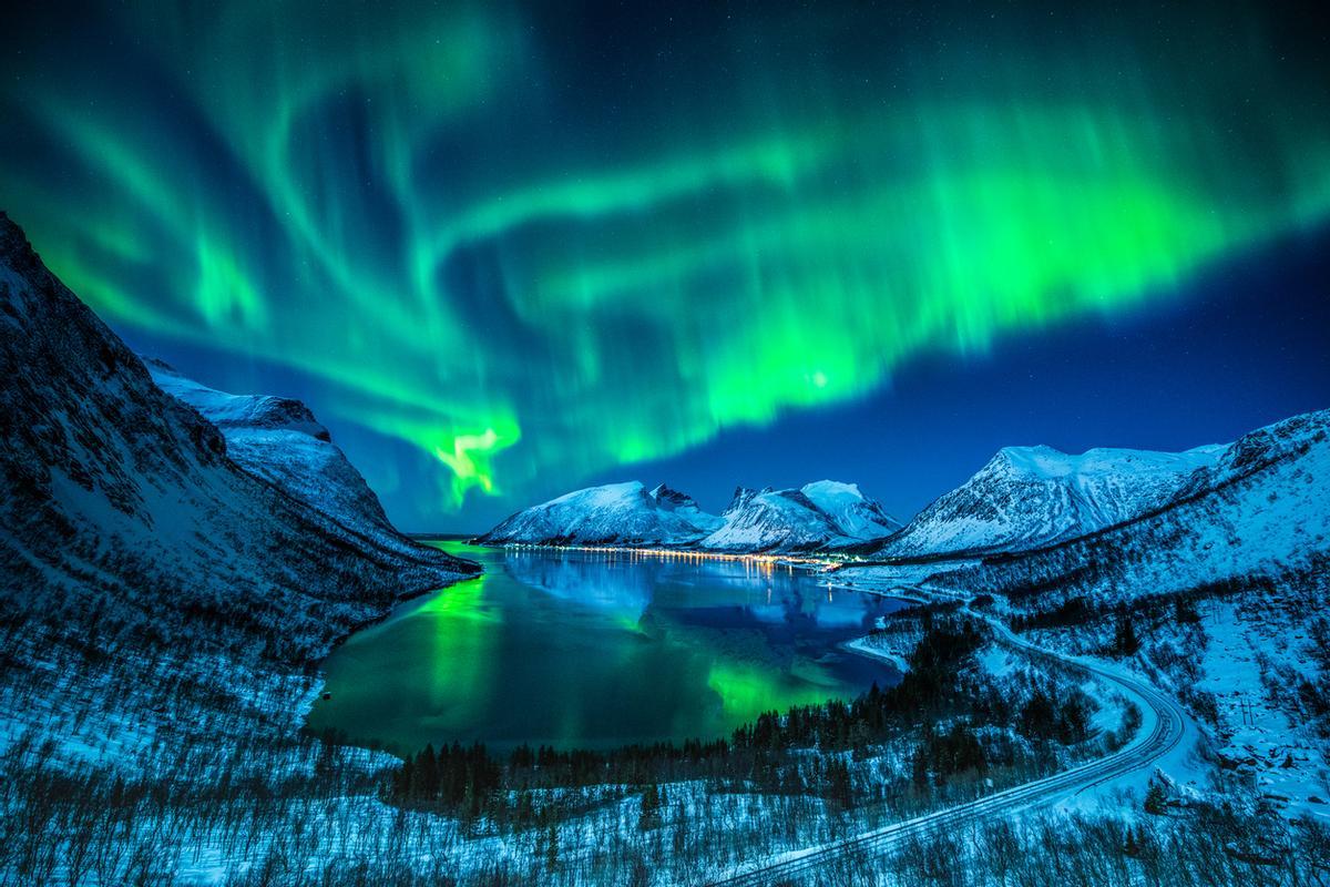 Como una sinfonía polar, es la magia de las auroras boreales.