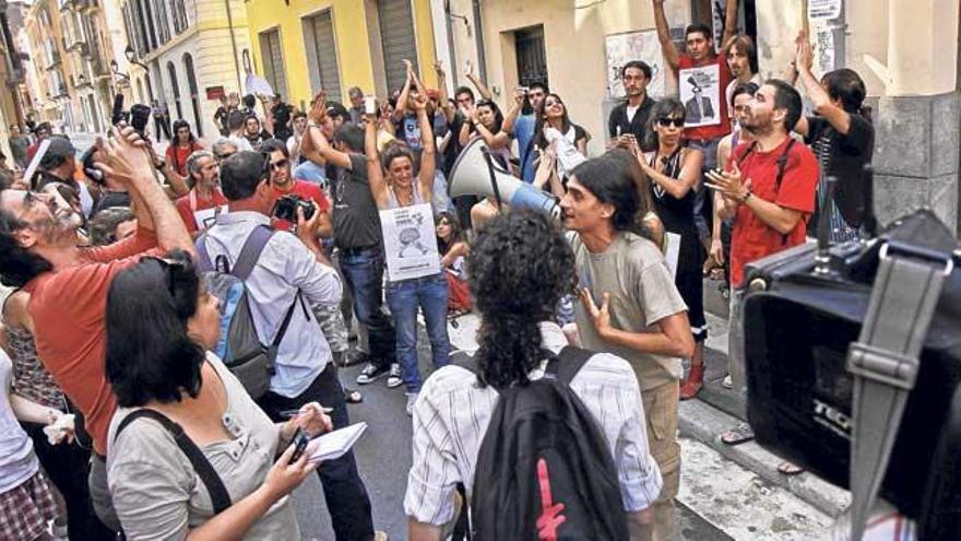 Imagen de archivo de la protesta por un desahucio durante la pasada legislatura.