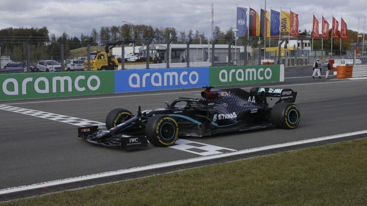 Gran victoria de Lewis Hamilton en el circuito de Nurburgring