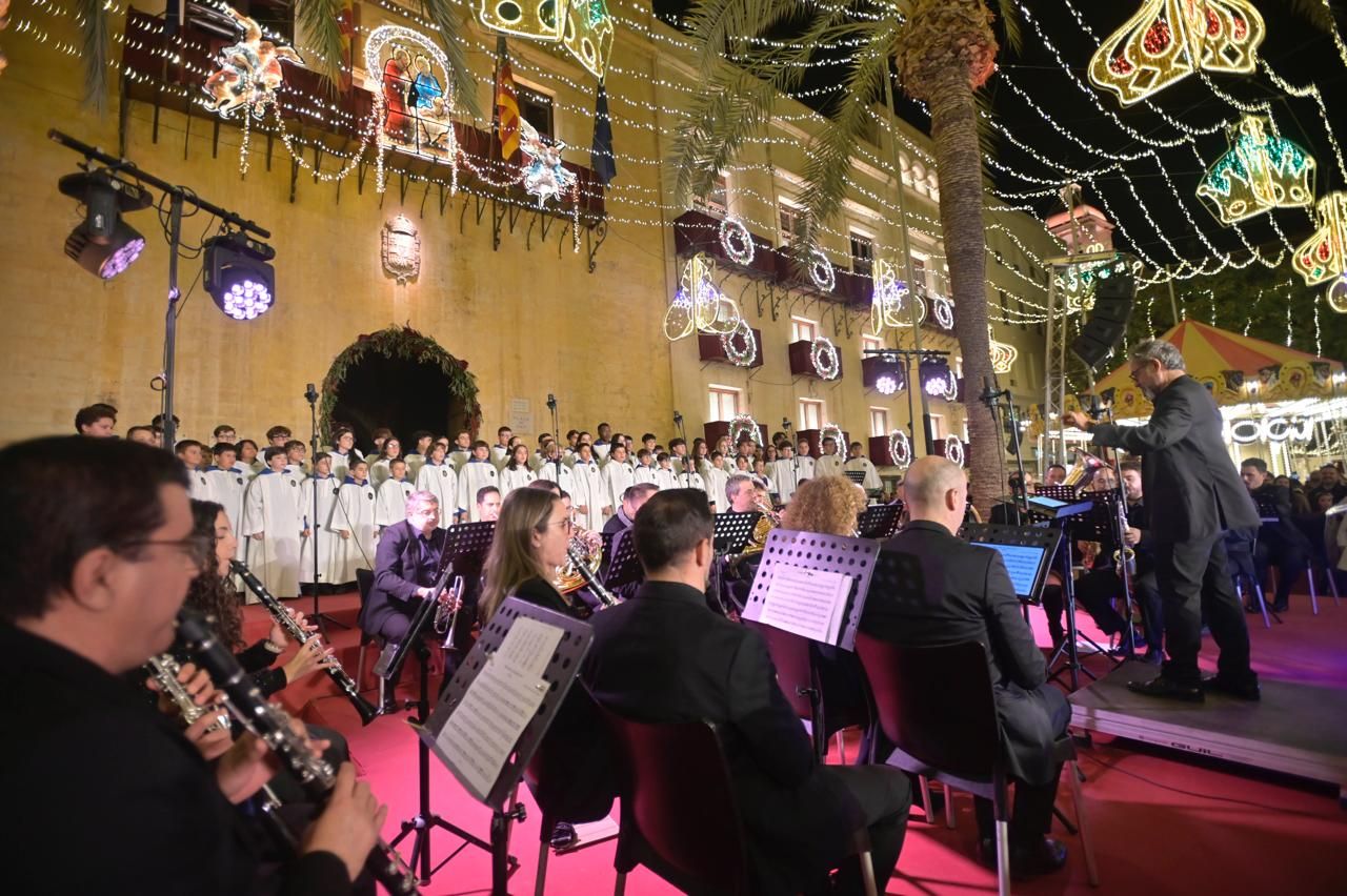 Elche se ilumina por Navidad