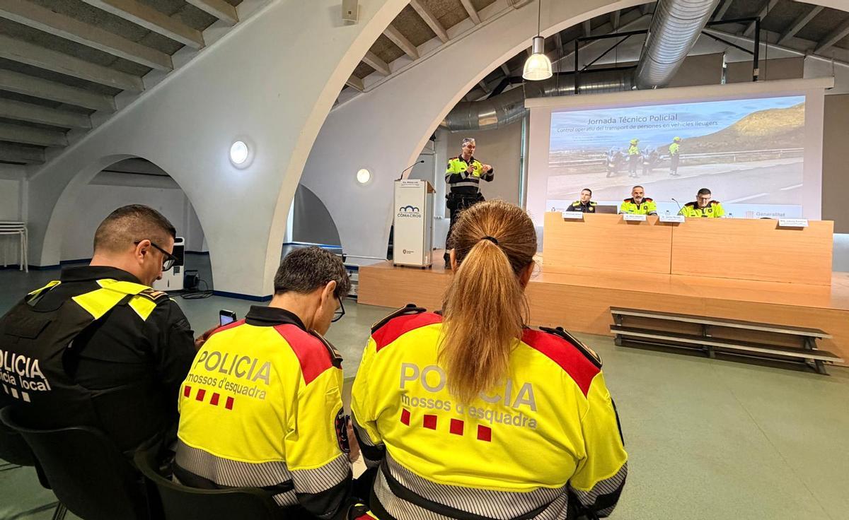 Les fotos de la jornada a Salt sobre el control del transport de viatgers en vehicles lleugers