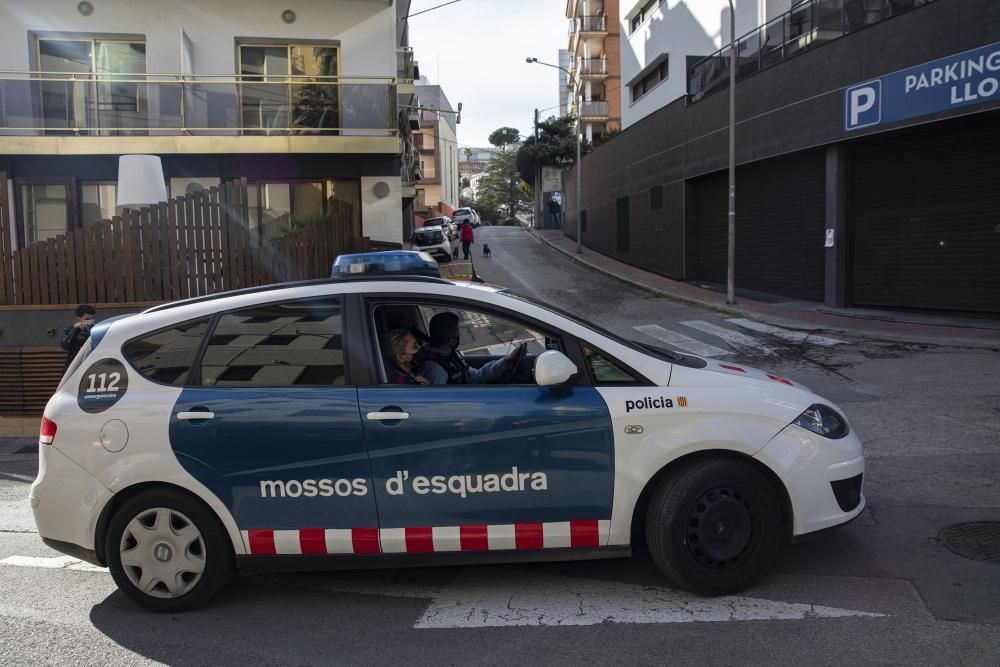 Mata la dona escanyant-la i s''entrega a la policia de Lloret