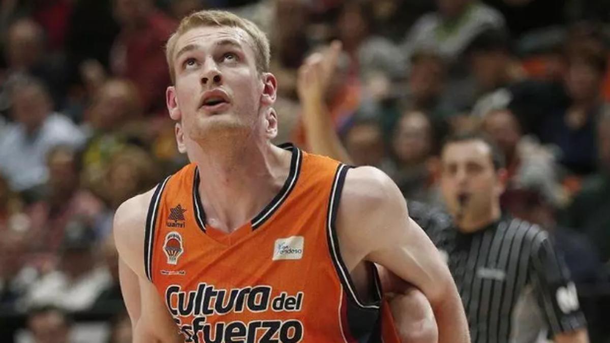 Tryggvi Hlinason, en su etapa en el Valencia Basket