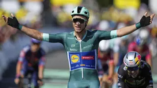 Pogacar se toma un día de vacaciones en el Tour