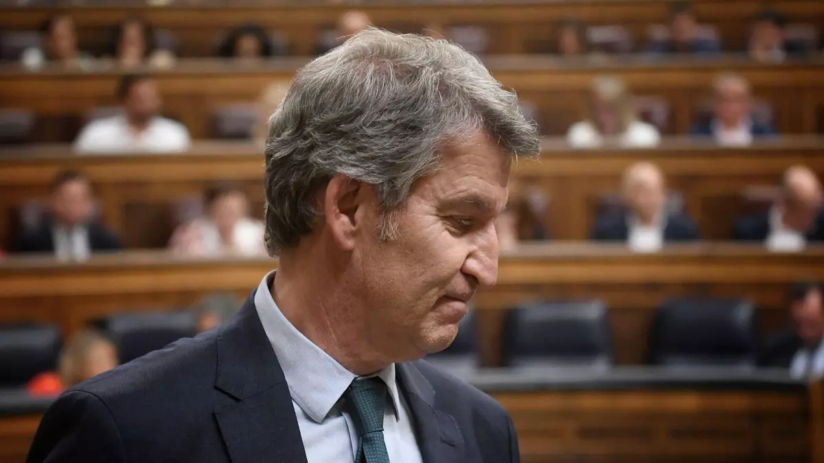 Feijóo ve a Sánchez "colapsado" porque no puede sacar sus leyes y le acusa de superar "todos los récords de corrupción"