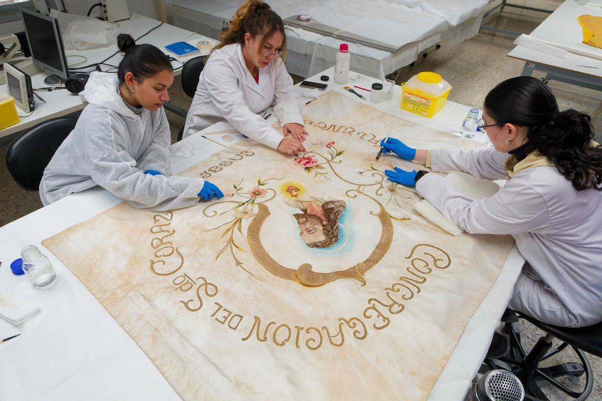 Trabajos en Penyeta Roja (Castellón) del IVCR+i. Trabajos en Penyeta Roja (Castellón) del IVCR+i.