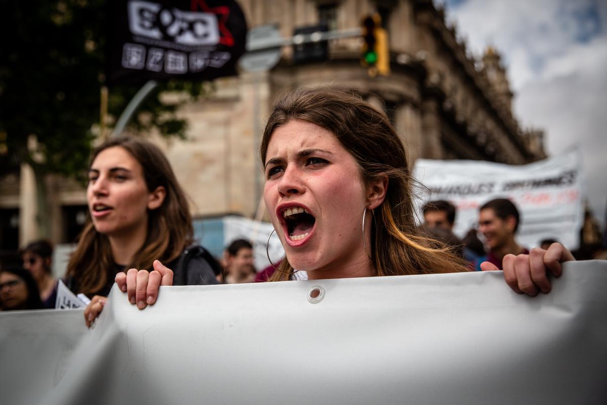 BARCELONA 09/05/2019. Huelga de estudiantes. Manifestación en plaza de la Universitat, FOTO de Àngel García