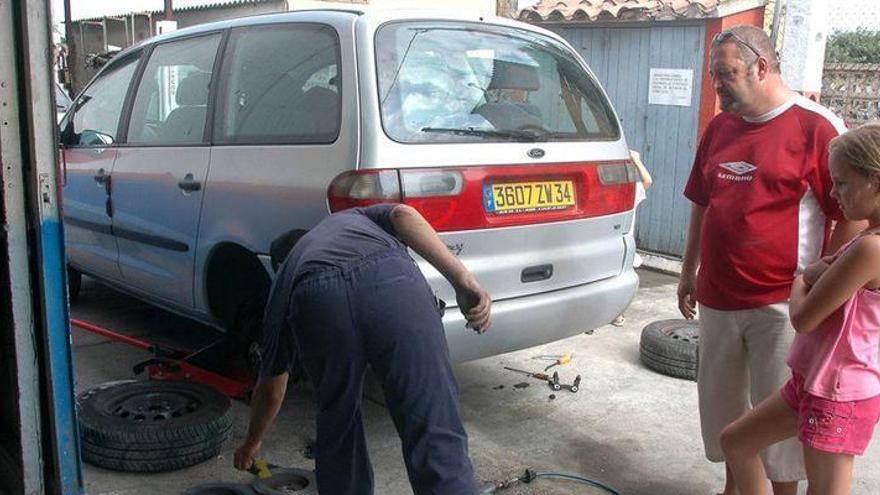 Consejos para tener el coche a punto para la operación salida de agosto