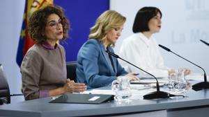 María Jesús Montero, Pilar Alegría y Diana Morant en rueda de prensa tras el Consejo de Ministros.