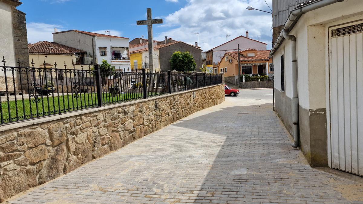 Calle Riodoro, en Santibáñez El Bajo.