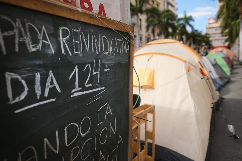 Acampada vivienda en la plaza de la Candelaria