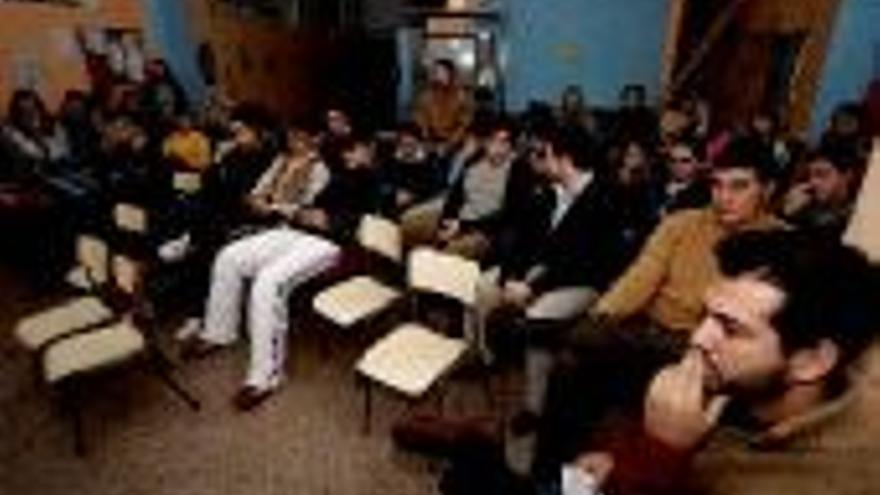 Amigos de San Francisco de Asís renueva sus cargos y programa las actividades para el 2004