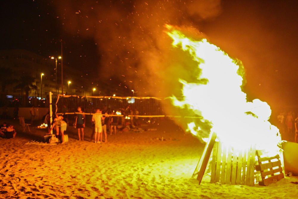 Noche de San Juan en las playas de Torrevieja