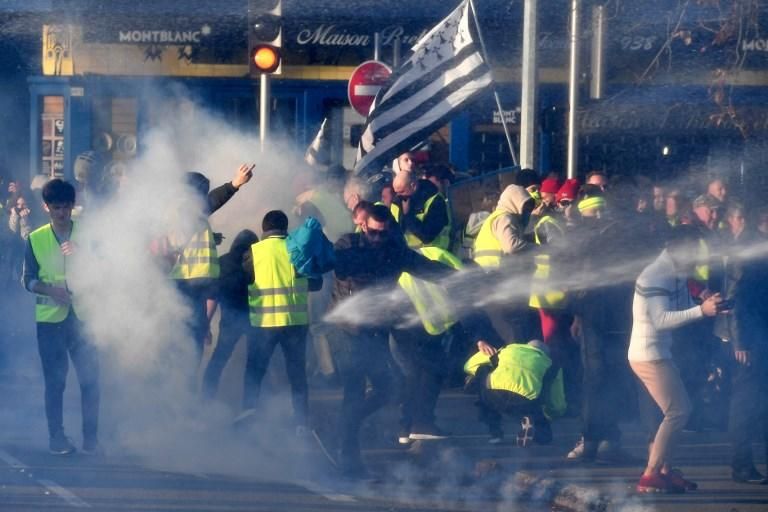 Los ''chalecos amarillos'' protestan en Francia