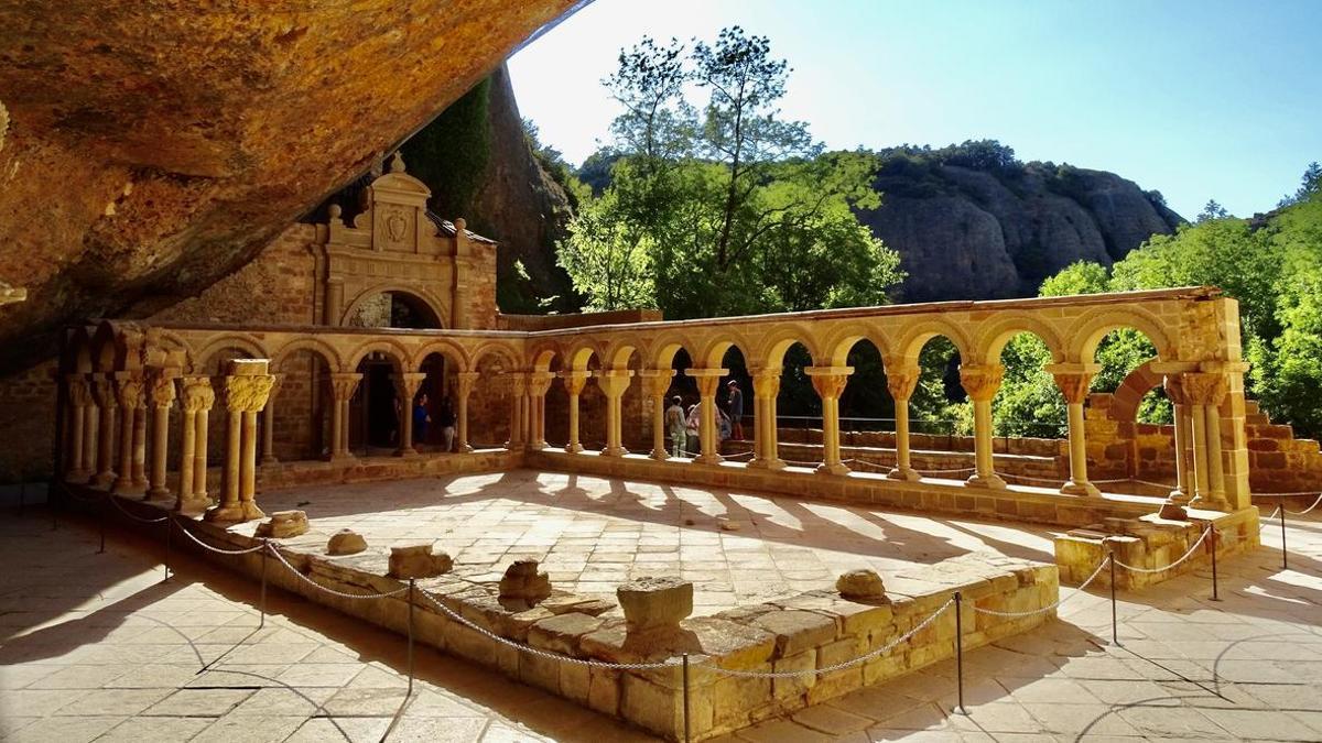 El monasterio cueva que no te puedes perder esta Semana Santa
