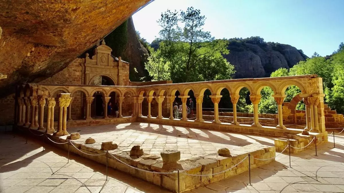 Parece una cueva pero es un monasterio medieval: está en un lugar ideal para visitar en Semana Santa