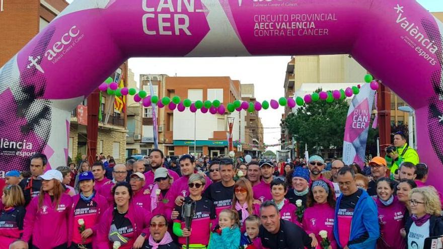 Más de 50 personas recorren 121 kilómetros durante 24 horas contra el cáncer