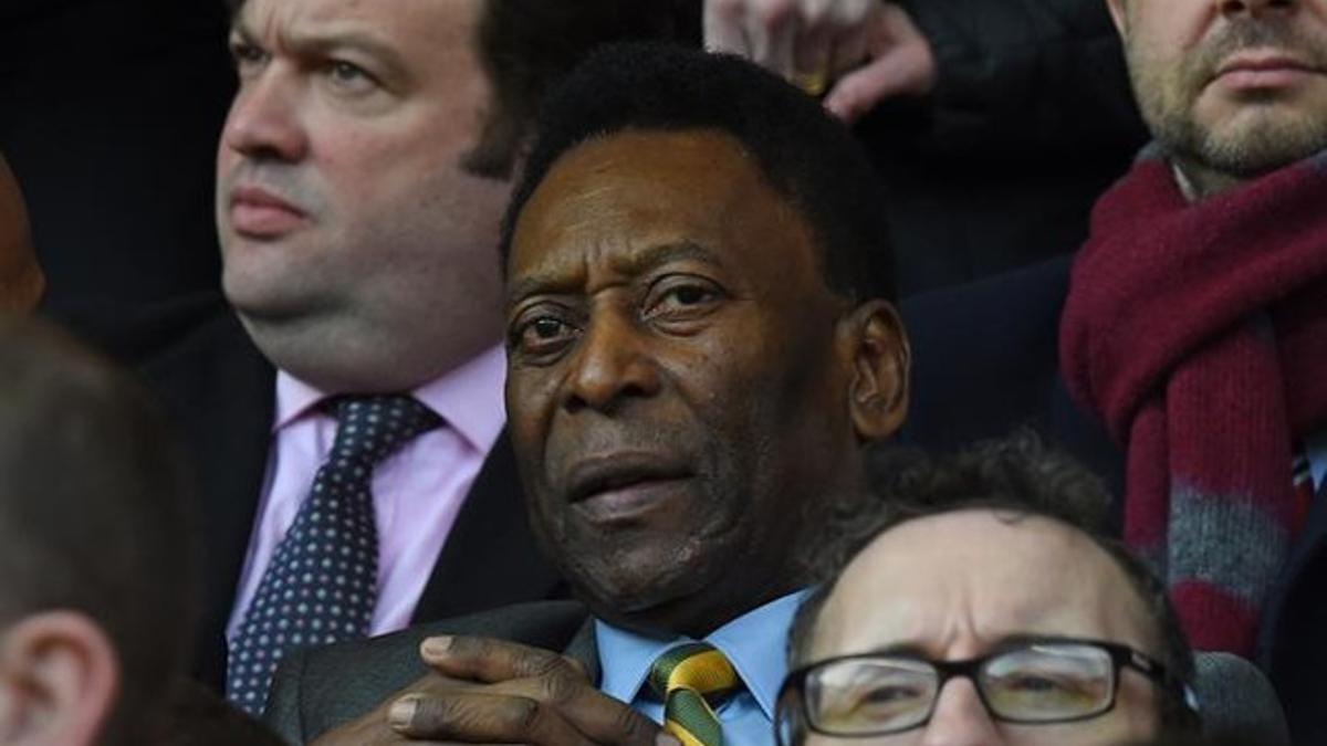 Pelé se encuentra en Australia dando charlas de fúbtol