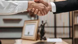 El Correo de Andalucía recupera la serie 'Marcaje al Empresario' 18 años después de su nacimiento