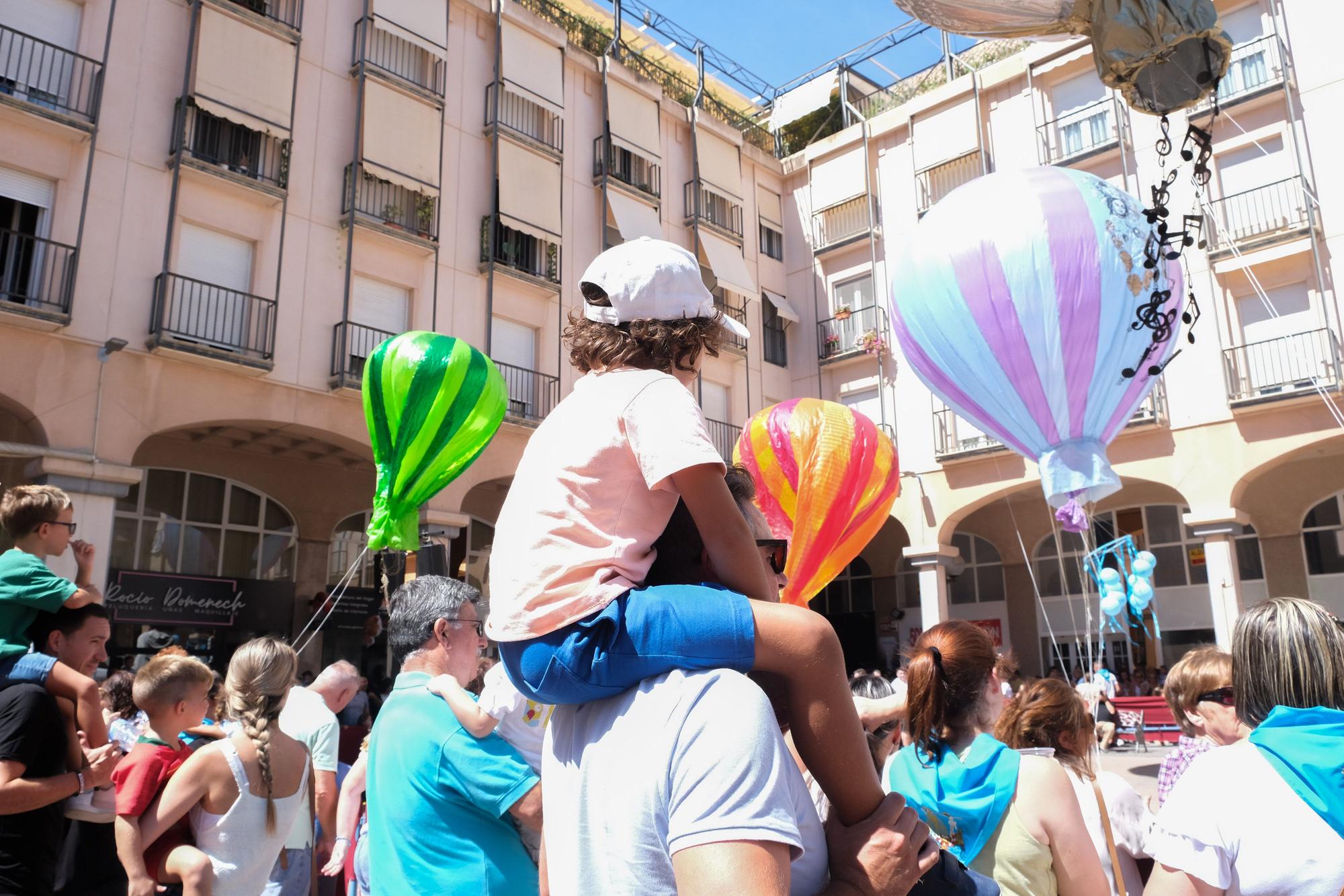 Así ha sido el "Correr la traca" y la suelta de globos de las Fiestas Mayores de Elda