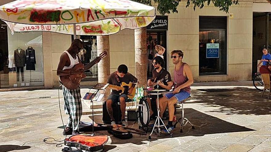 Los mÃºsicos callejeros no podrÃ¡n actuar en el centro de la ciudad una vez aprobada la instrucciÃ³n.