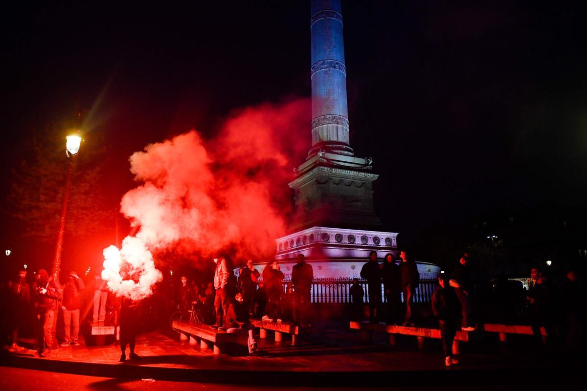 Protestas en Francia. Miles de ciudadanos se echan a las calles para manifestar su descontento con el fallo del Constitucional francés y que ha generado altercados en diferentes ciudades